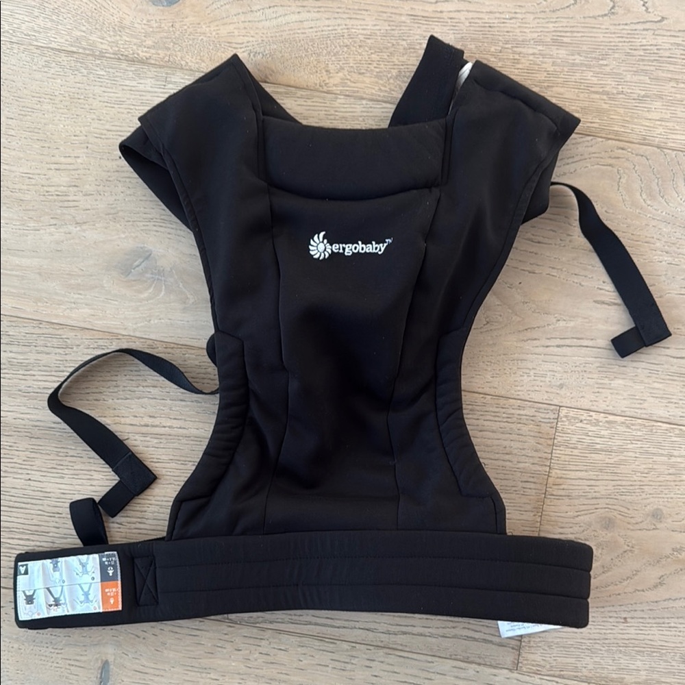 Ergobaby Embrace Cozy Newborn Carrier, holds baby 7-25 lbs